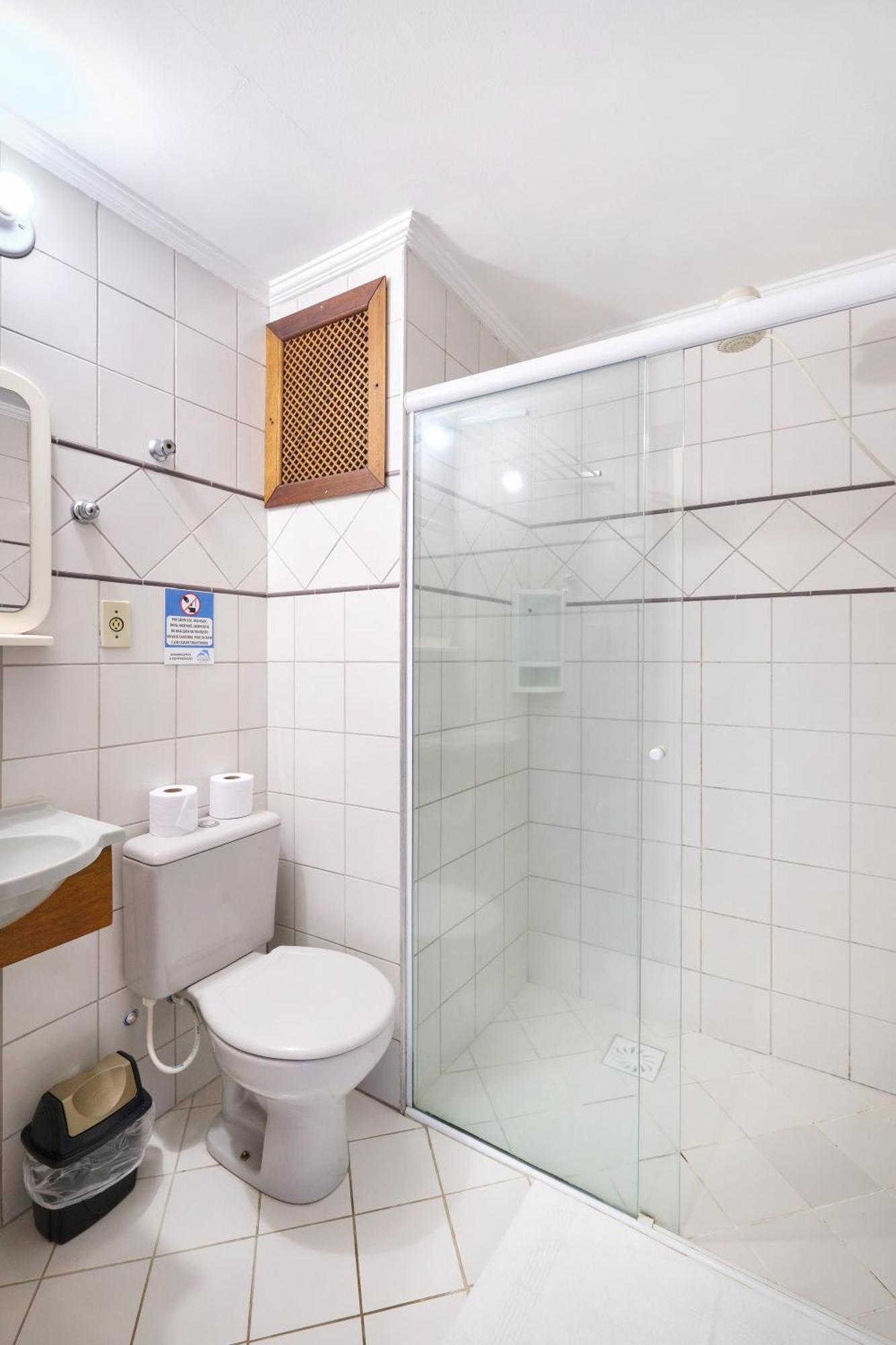 Hotel Ponta Toninhas 2*